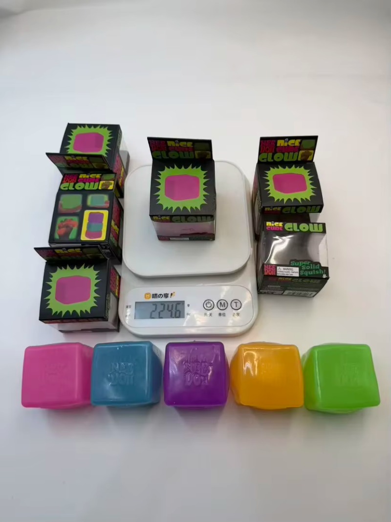New Schylling Needoh Nice Cube - огляд і ціна Fidget Cube Original